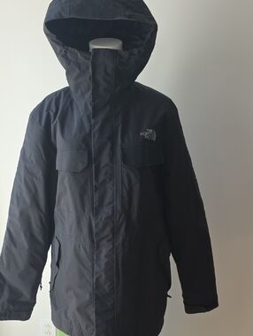 The North Face Men's Black Hooded Jacket With Quilted Lining
